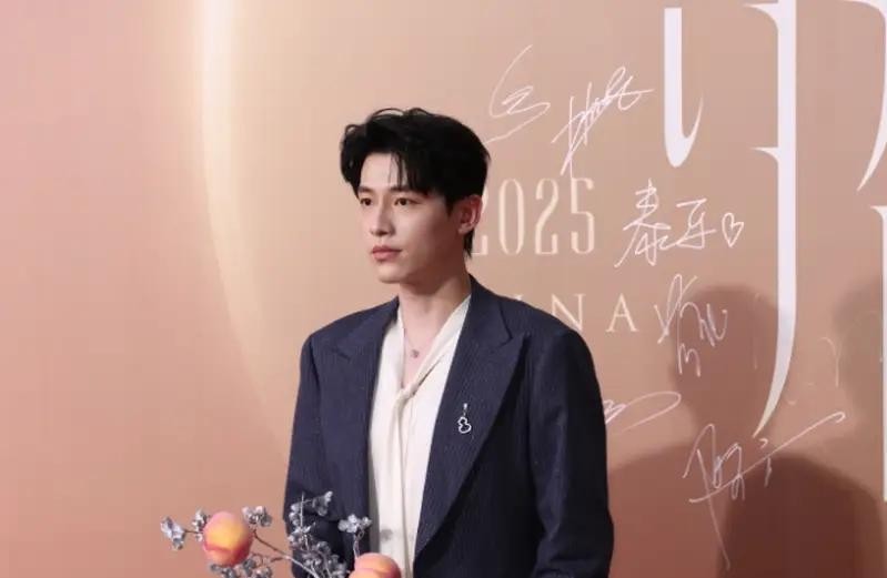 好惨!TVB知名男星袁伟豪无剧可拍,叫记者去问曾志伟为什么