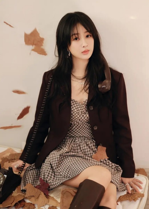 1 万 8 月薪与旅游巴牌照：42 岁黄又南的跨界生存战